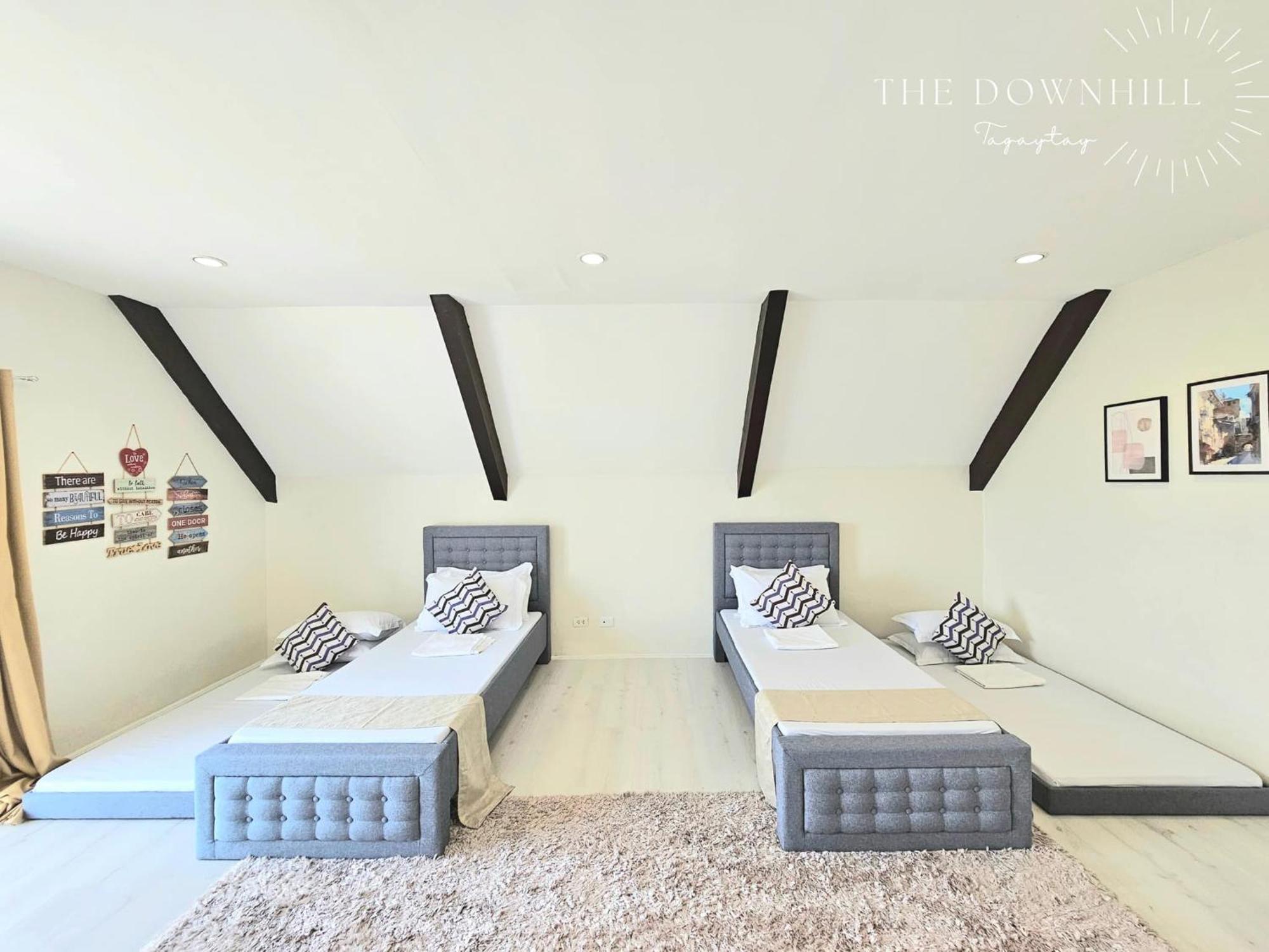 The Downhilltagaytay Resort Tagaytay City Esterno foto